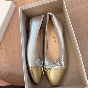 Buckle Women's Metallic Silver and Gold Flats